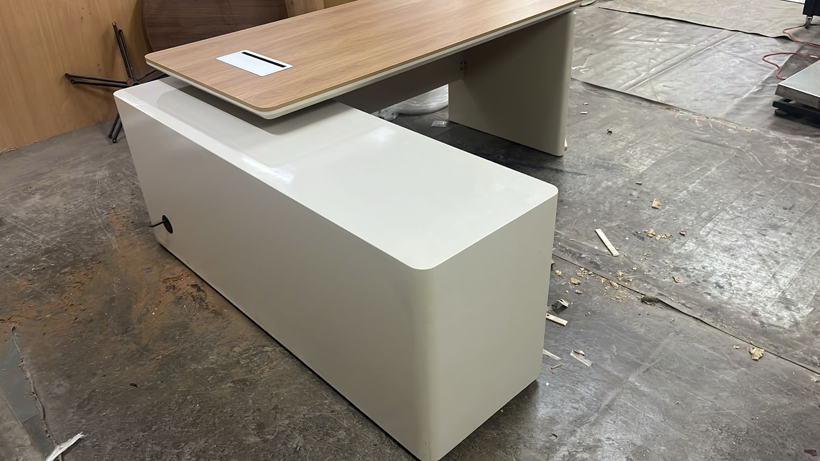 Director L-Shape Office Table Luxury Design and side Unit with Side unit, Wire Management, and  Golden Sandal Wood & Seagull Gray