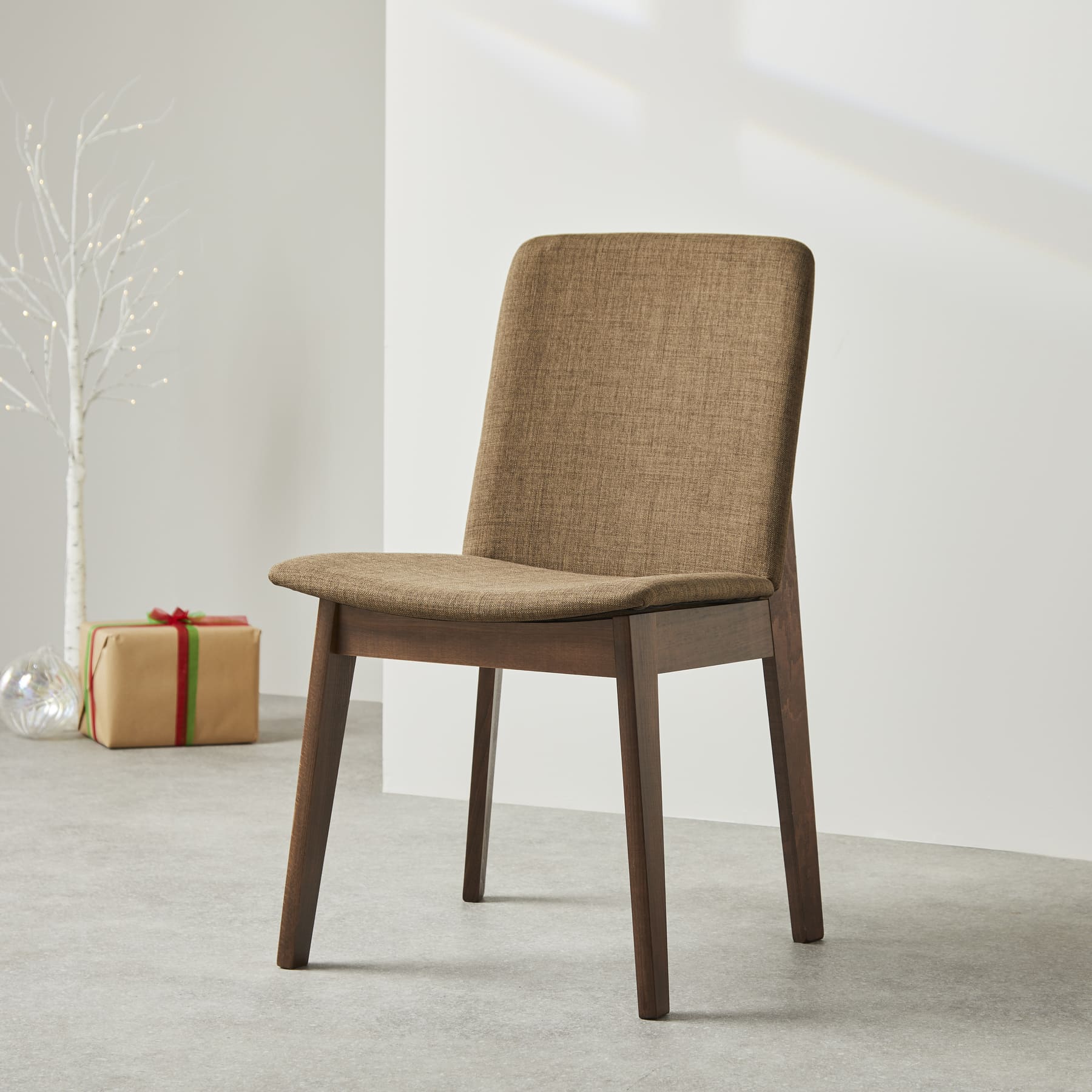 Modern Upholstered Dining Chair - Comfortable & Stylish Seating for Home Kitchen & Dining Room