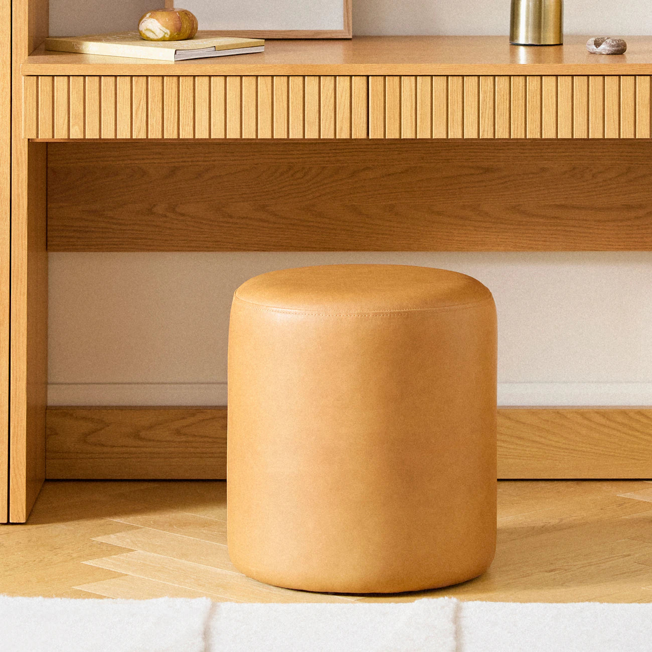 Round Leather Ottoman – Soft Padded Top, Stylish Design, Extra Living Room Seating