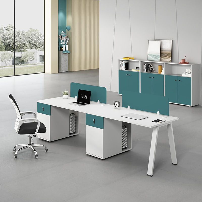 Linear Workstations for office Furniture Luxury and Modern Design 3 Persion Seating with Pinborad and High Quality