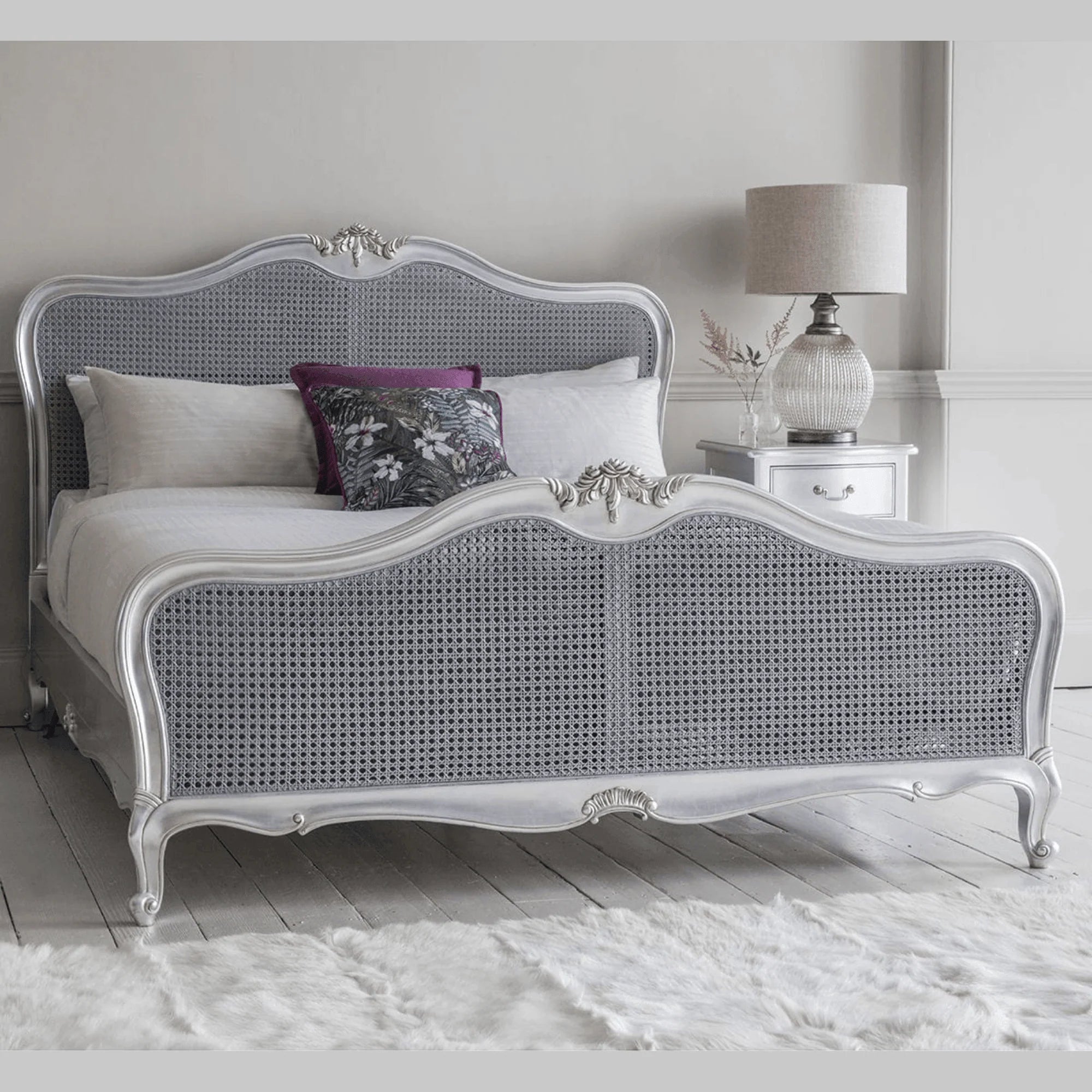 King‑Size Bed – Frame with Hand‑woven Cane Accents and Sleek Finish – Durable, Stylish for Bedrooms