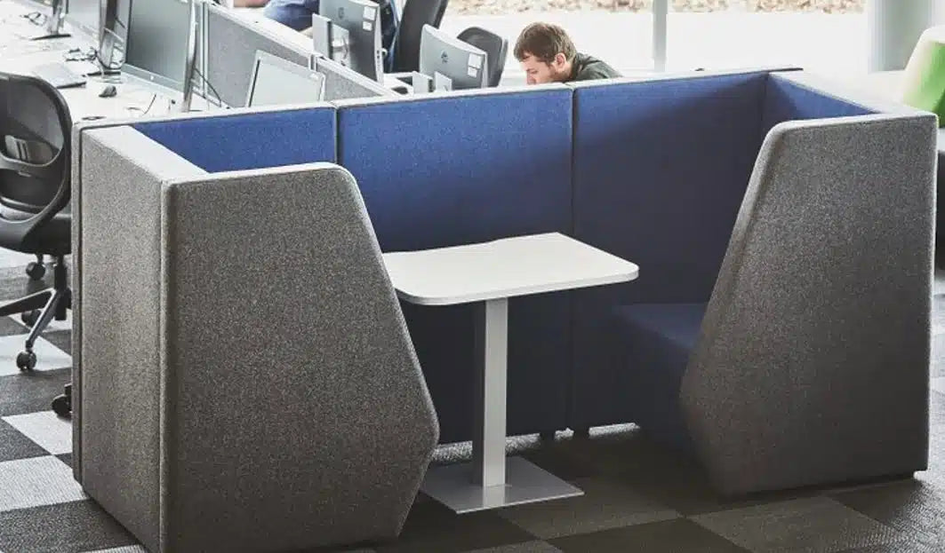 4-Seater Office Sofa with High-Back Privacy Panels, Modern Workspace Seating Solution