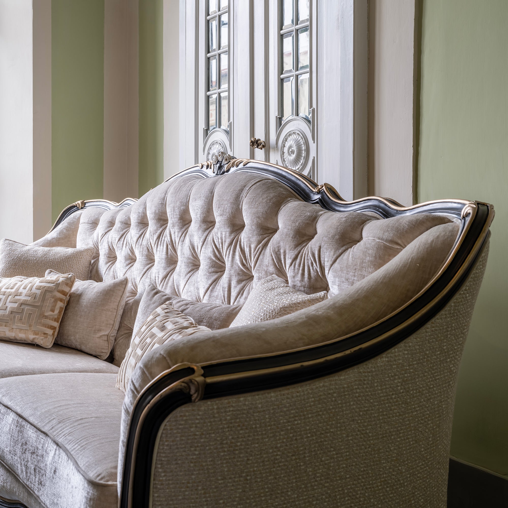 Luxury 3-Seater Couch for Home – Features Soft Velvet Upholstery and a Robust Hardwood Structure for Superior Comfort and Enduring Appeal