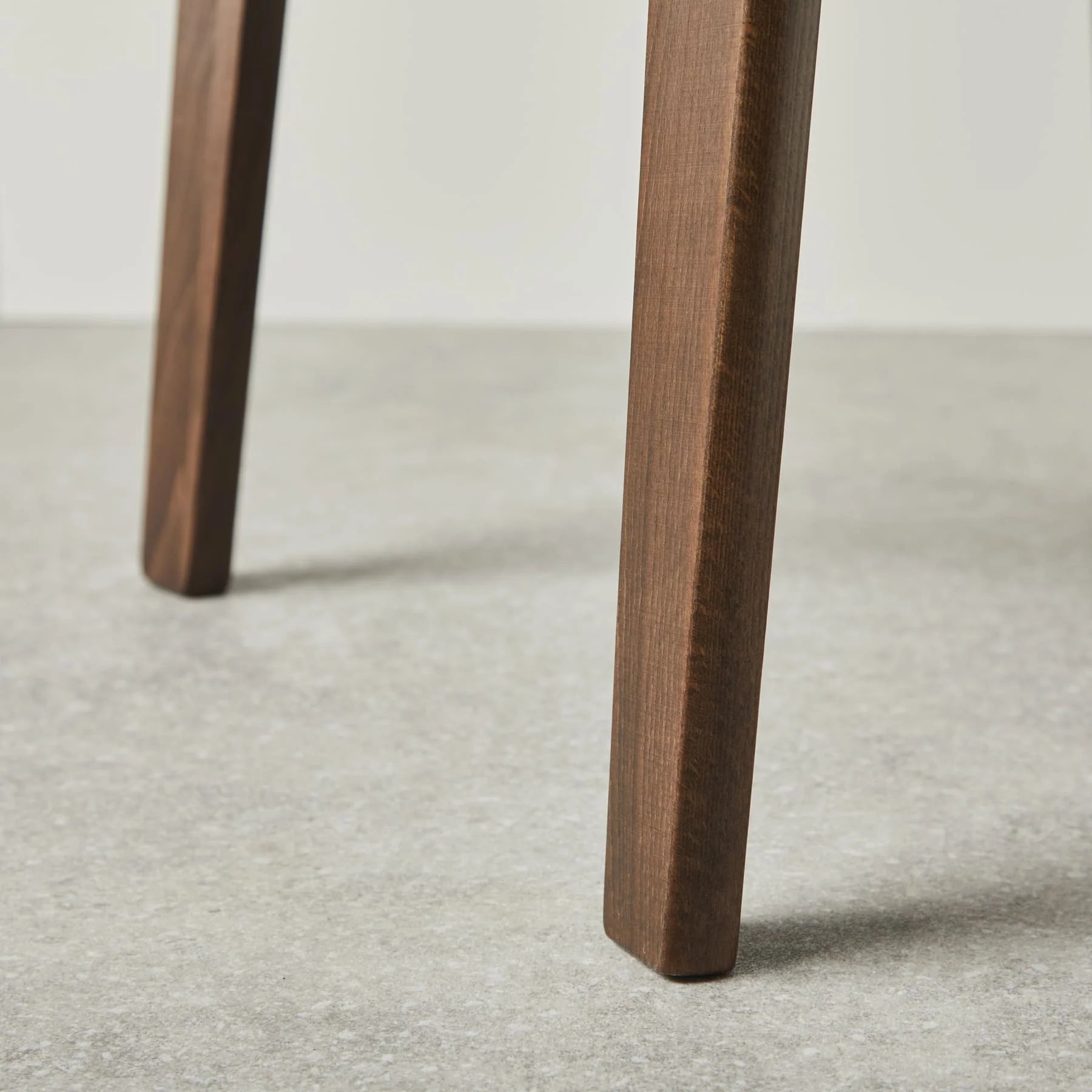 Modern Upholstered Dining Chair - Comfortable & Stylish Seating for Home Kitchen & Dining Room