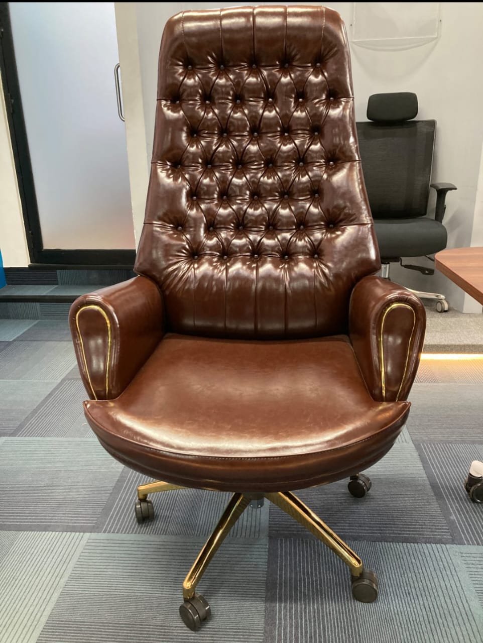Luxury High Back Office Director & Executive Chair with PU Leatherette & Swivel Base and Metal Base With Gold Powder Coating