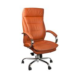 Director's Chair at Lowest Price in India : Lakdi The Furniture Co.