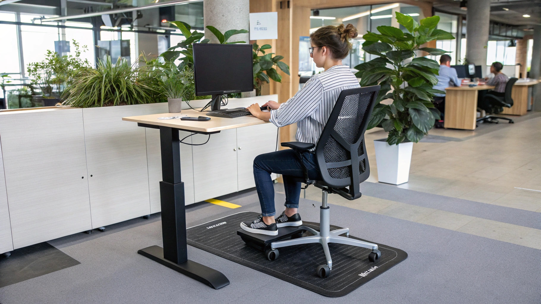 Is Your Office Desk Causing Back Pain? Fix It Today