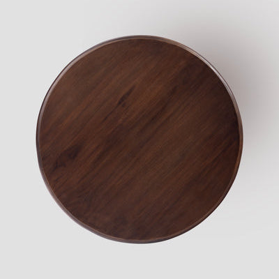 Classic Round Side Table with Sculpted Curved Base, Decorative Pedestal & Compact Design for Living Room, Bedroom, Lounge & Hotel