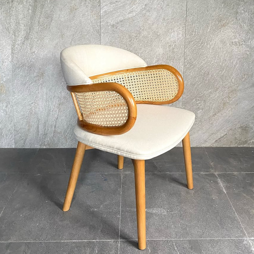 সলিড কাঠের তৈরি আধুনিক ডাইনিং চেয়ার, হাতে তৈরি ফ্রেম এবং প্রিমিয়াম ফ্যাব্রিক নরম প্যাডেড উচ্চ মানের চেয়ার