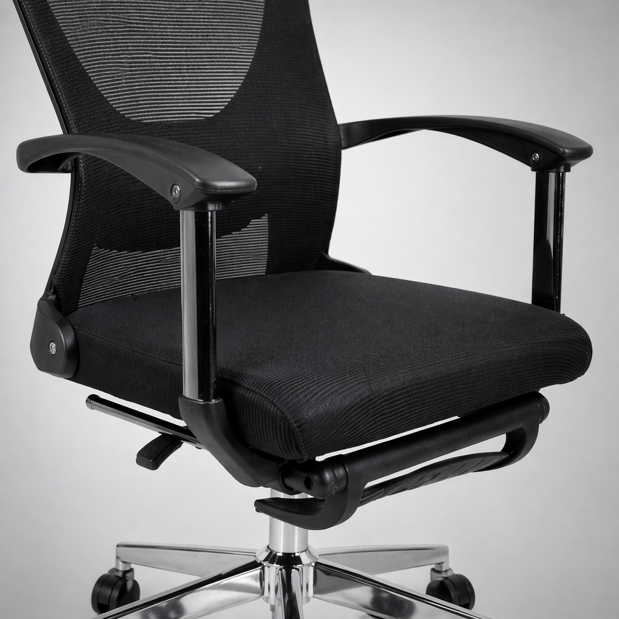 Ergonomic Executive Mesh Office Chair with High Back Support, Adjustable Headrest, Cushioned Fabric Seat, Tilt Mechanism & Chrome Base for Office & Home Use