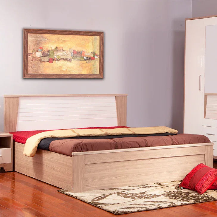 Modern Wooden Bed with Horizontal Grooved Headboard, Raised Panel Footboard, Sturdy Box-Style Base & Elegant Design for Home Bedrooms