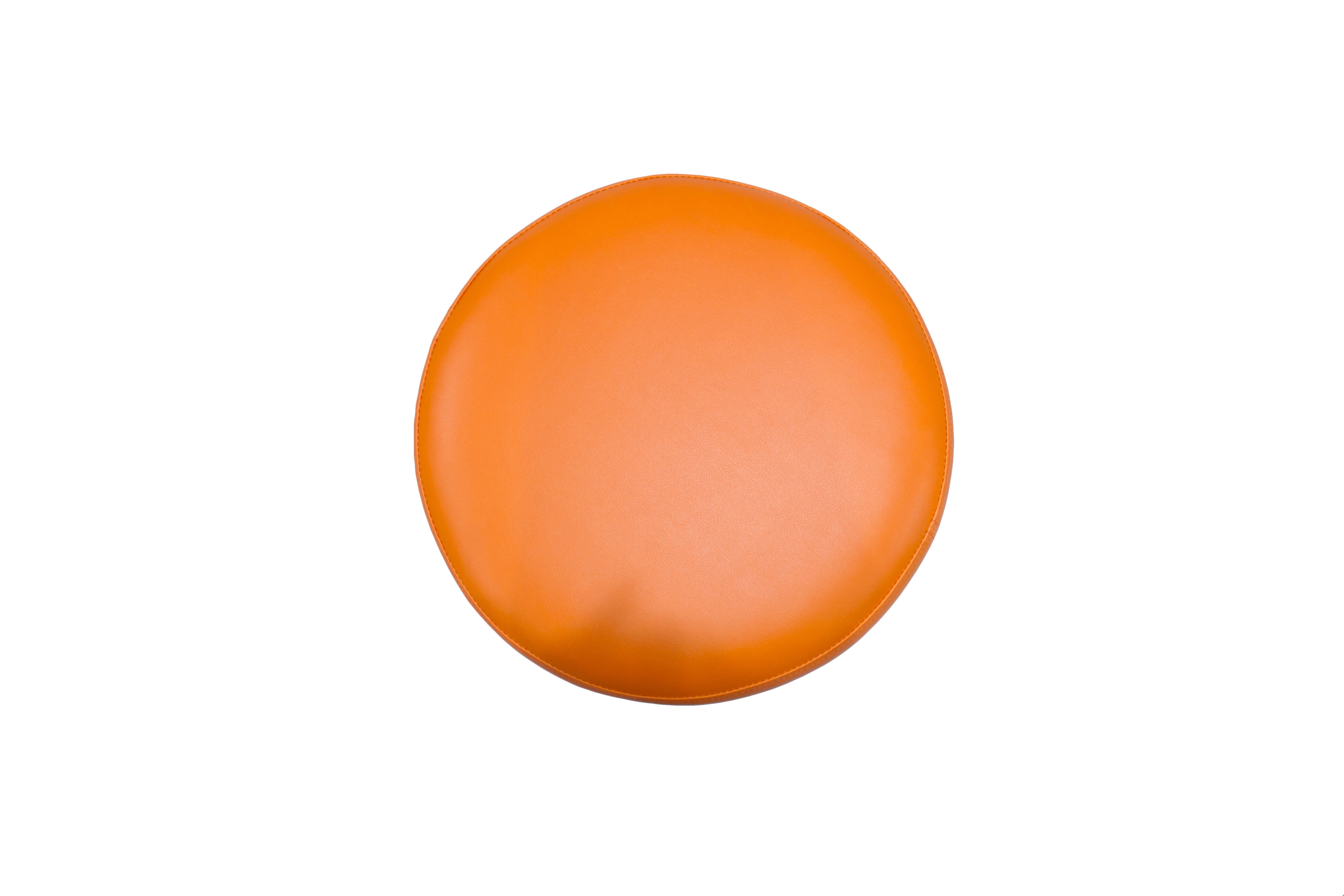 ठोस लकड़ी के फ्रेम लेदरेट पाउफ