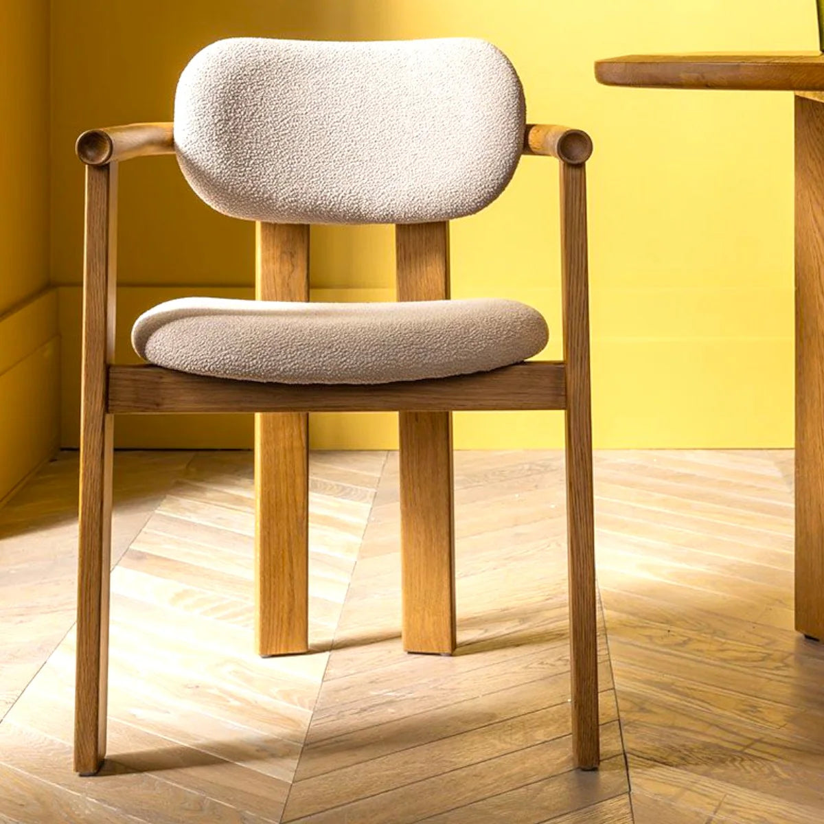 Dining Chair Modern Fabric Upholstery with Durable Frame for Stylish Interiors