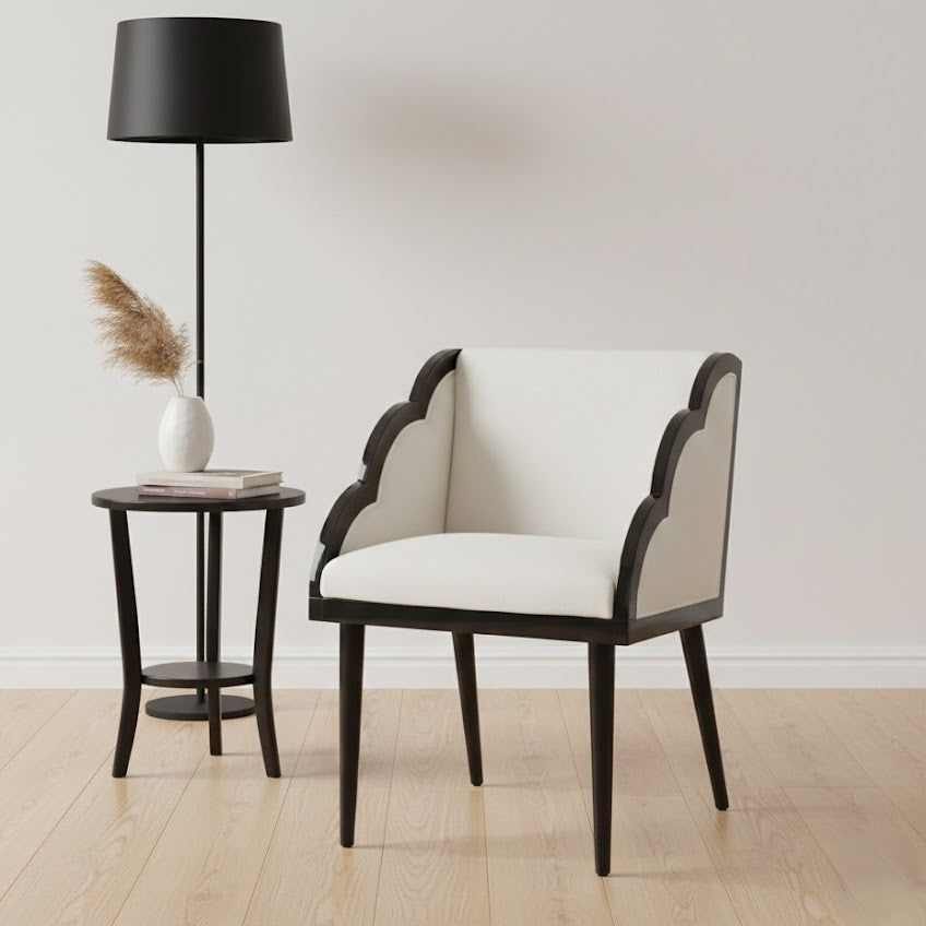 বাড়ির জন্য আধুনিক ডাইনিং চেয়ার - ডাইনিং রুমের জন্য উপযুক্ত স্টেইনলেস স্টিলের পা সহ প্রিমিয়াম লেদারেট আপহোলস্ট্রী