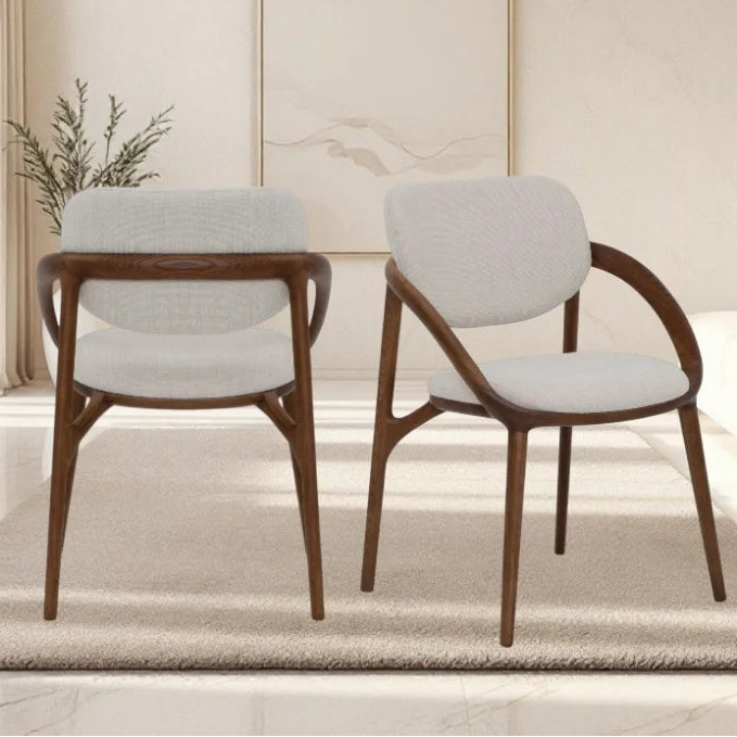 বাড়ির জন্য আধুনিক ডাইনিং চেয়ার - ডাইনিং রুমের জন্য উপযুক্ত স্টেইনলেস স্টিলের পা সহ প্রিমিয়াম লেদারেট আপহোলস্ট্রী