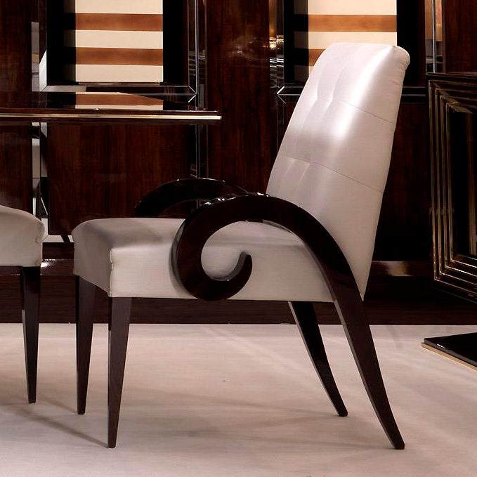 বাড়ির জন্য আধুনিক ডাইনিং চেয়ার - ডাইনিং রুমের জন্য উপযুক্ত স্টেইনলেস স্টিলের পা সহ প্রিমিয়াম লেদারেট আপহোলস্ট্রী