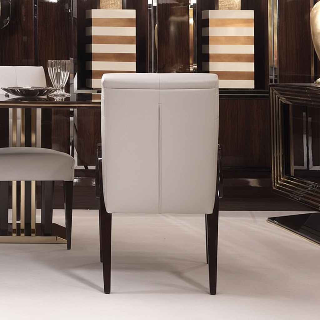 বাড়ির জন্য আধুনিক ডাইনিং চেয়ার - ডাইনিং রুমের জন্য উপযুক্ত স্টেইনলেস স্টিলের পা সহ প্রিমিয়াম লেদারেট আপহোলস্ট্রী