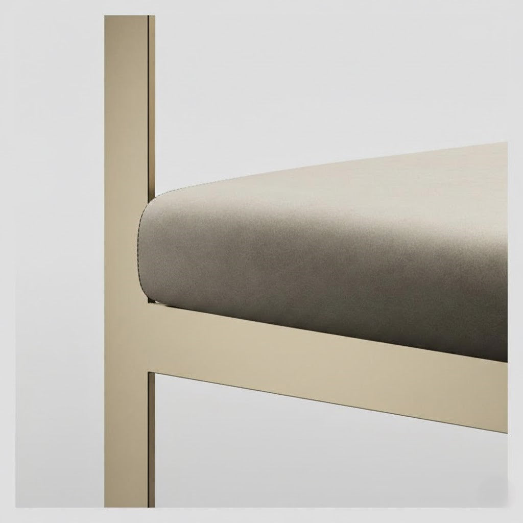 घर के लिए आधुनिक डाइनिंग चेयर - डाइनिंग रूम के लिए बिल्कुल सही, स्टेनलेस स्टील के पैरों के साथ प्रीमियम लेदरेट अपहोल्स्ट्री