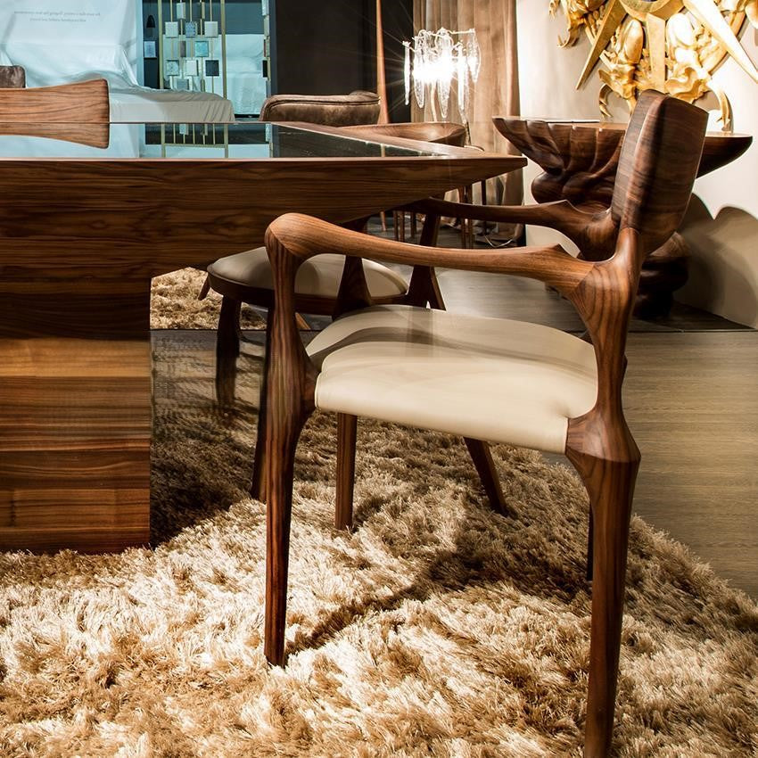 বাড়ির জন্য আধুনিক ডাইনিং চেয়ার - ডাইনিং রুমের জন্য উপযুক্ত স্টেইনলেস স্টিলের পা সহ প্রিমিয়াম লেদারেট আপহোলস্ট্রী