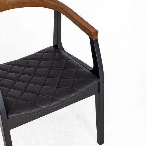 घर के लिए आधुनिक डाइनिंग चेयर - डाइनिंग रूम के लिए बिल्कुल सही, स्टेनलेस स्टील के पैरों के साथ प्रीमियम लेदरेट अपहोल्स्ट्री