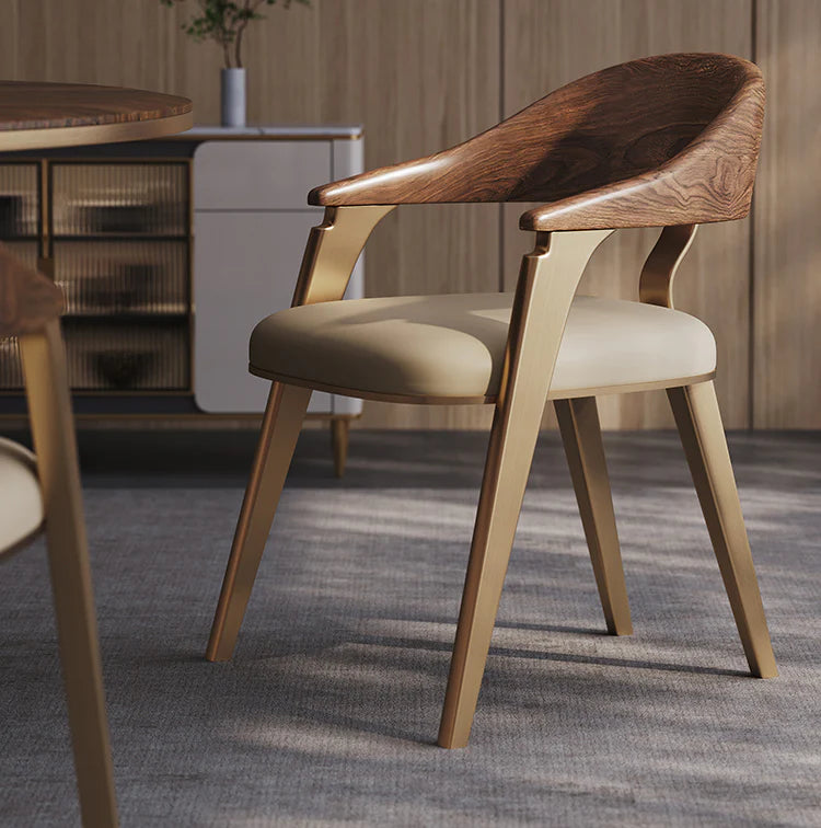 বাড়ির জন্য আধুনিক ডাইনিং চেয়ার - ডাইনিং রুমের জন্য উপযুক্ত স্টেইনলেস স্টিলের পা সহ প্রিমিয়াম লেদারেট আপহোলস্ট্রী