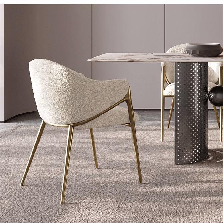 বাড়ির জন্য আধুনিক ডাইনিং চেয়ার - ডাইনিং রুমের জন্য উপযুক্ত স্টেইনলেস স্টিলের পা সহ প্রিমিয়াম লেদারেট আপহোলস্ট্রী