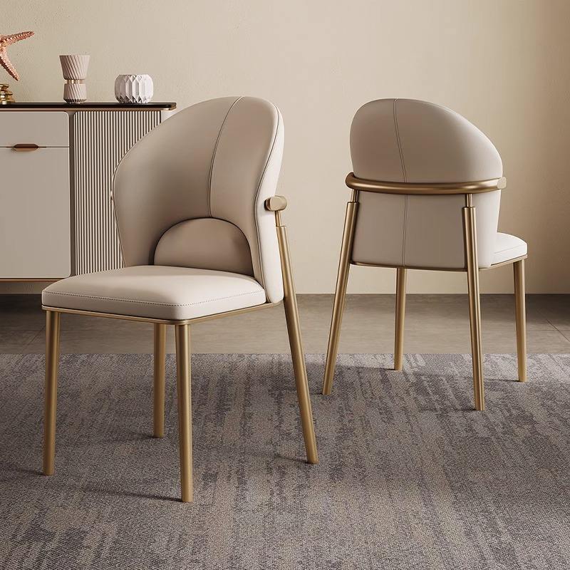 বাড়ির জন্য আধুনিক ডাইনিং চেয়ার - ডাইনিং রুমের জন্য উপযুক্ত স্টেইনলেস স্টিলের পা সহ প্রিমিয়াম লেদারেট আপহোলস্ট্রী