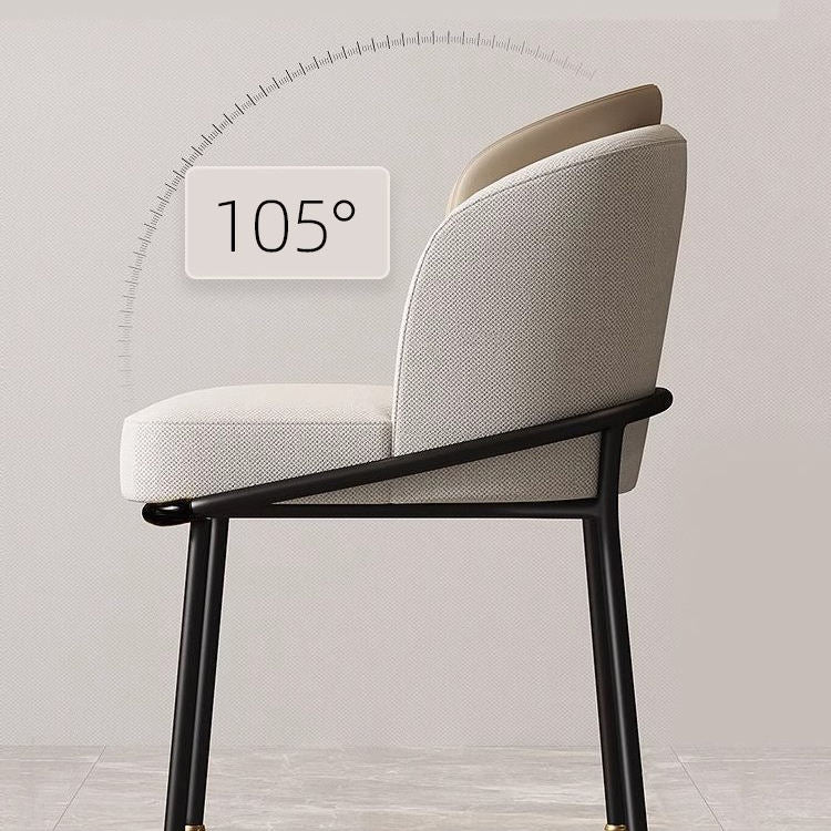 घर के लिए आधुनिक डाइनिंग चेयर - डाइनिंग रूम के लिए बिल्कुल सही, स्टेनलेस स्टील के पैरों के साथ प्रीमियम लेदरेट अपहोल्स्ट्री