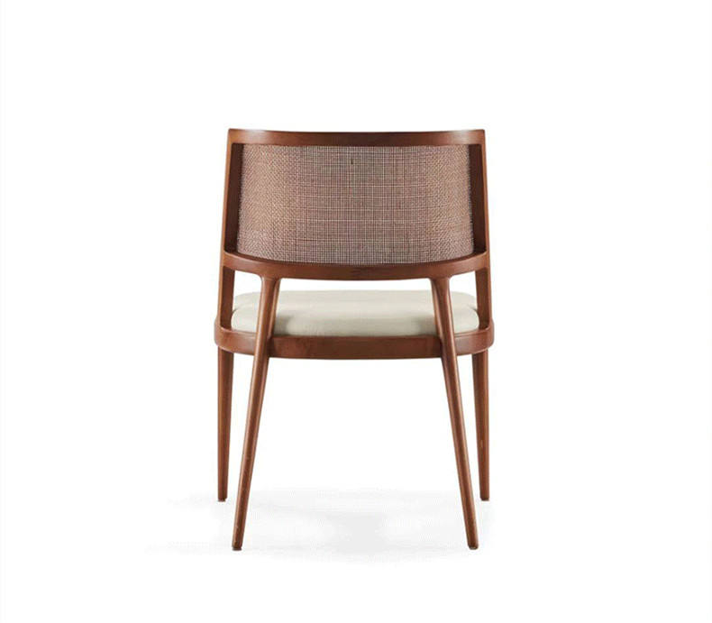 বাড়ির জন্য আধুনিক ডাইনিং চেয়ার - ডাইনিং রুমের জন্য উপযুক্ত স্টেইনলেস স্টিলের পা সহ প্রিমিয়াম লেদারেট আপহোলস্ট্রী