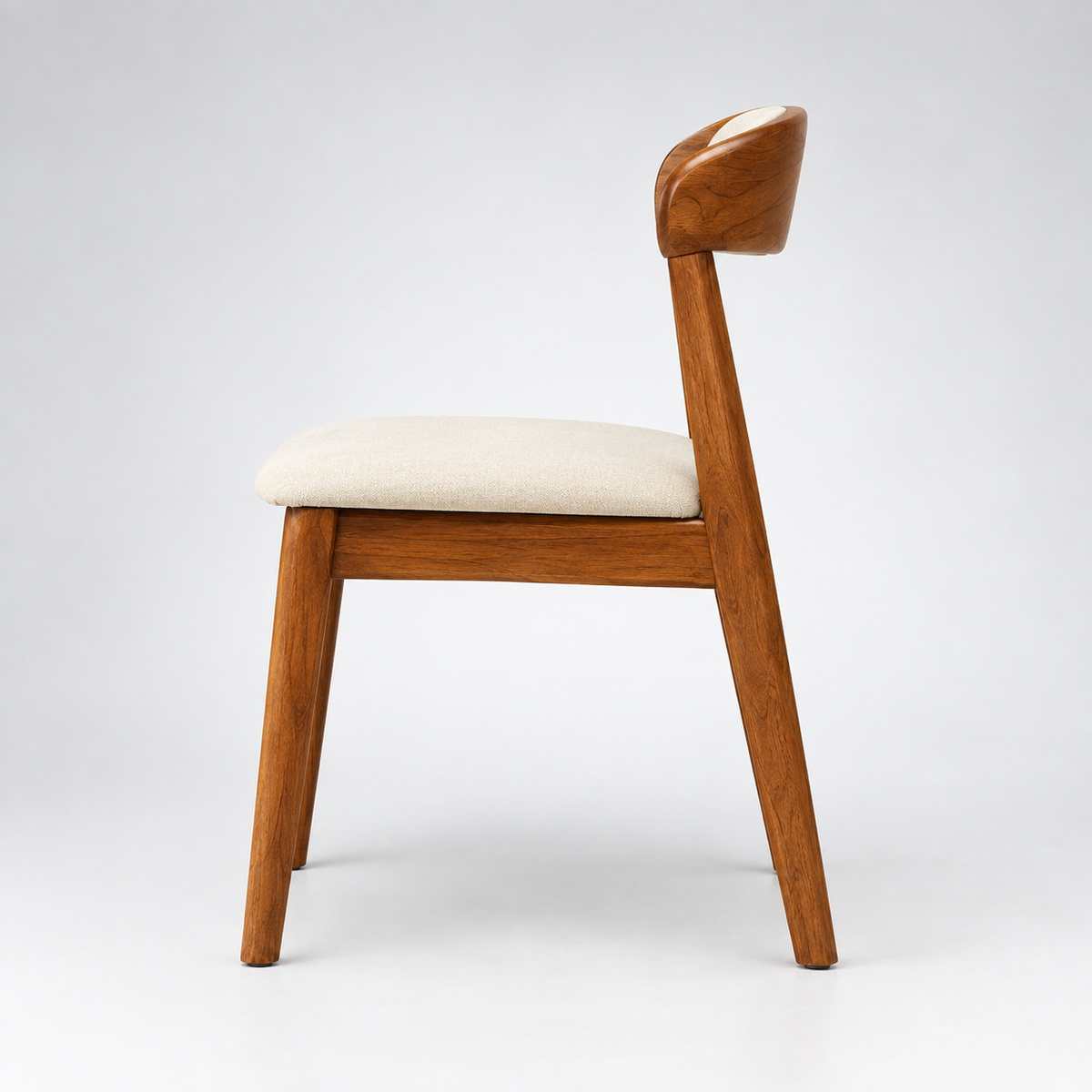 Contemporary Dining Chair with Curved Backrest, Cushioned Seat & Supportive Frame for Dining Room, Café and Home Seating