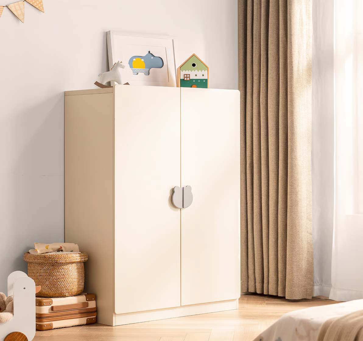 Premium White Kids Wardrobe with Cute Knob Design - Modern Children’s Storage Cabinet with Rounded Edges and Child-Safe Finish