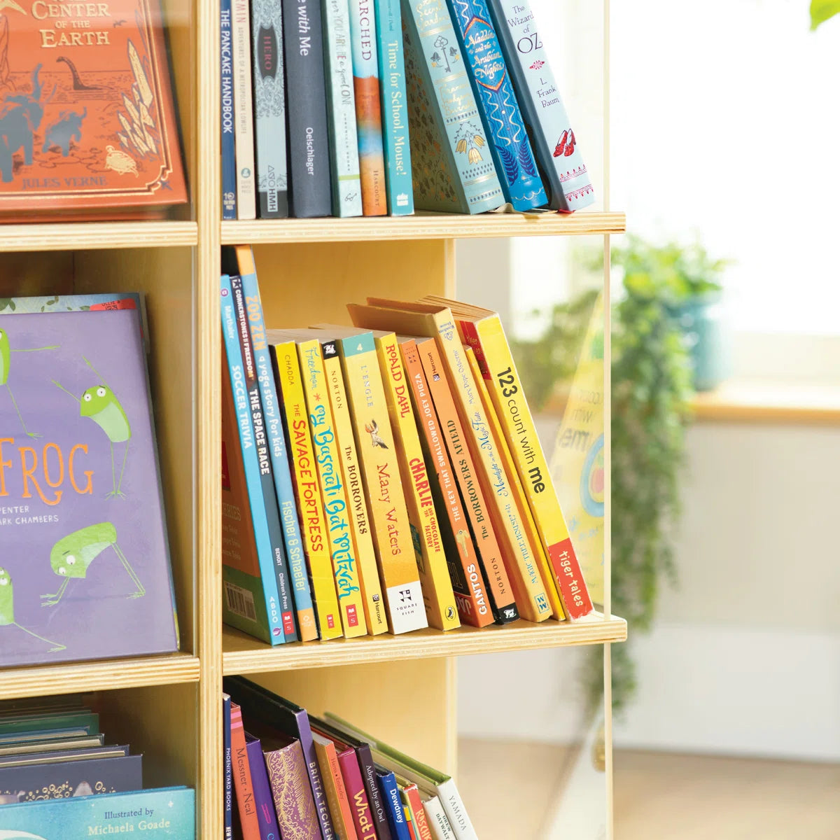 Kids Rotating Wooden Bookcase with Open Cube Shelves – 360° Revolving Storage Organizer for Children’s Books, Natural Finish Space Saving Bookshelf for Bedroom and Playroom