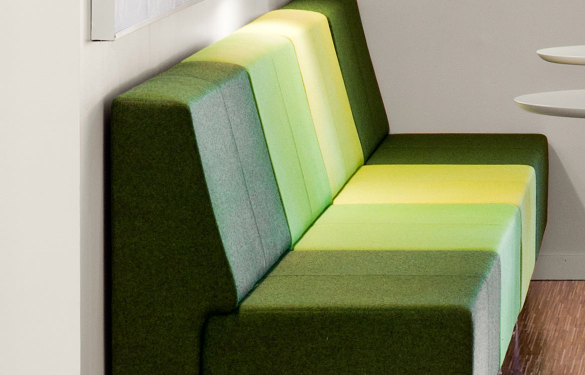 3-Seater Office Sofa with Clean and a Minimalist Aesthetic, Made to Fit Seamlessly into Modern Workplace Designs