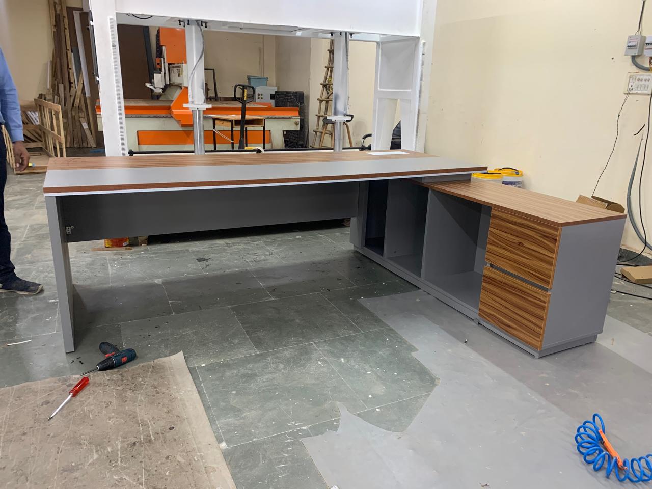 Director & Executive L-Shape Office Table Luxury Desk Made in MDF with Side Unit Drawer and Storage Wire Manager - Brown