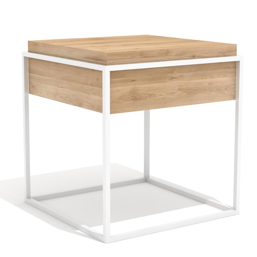 ধাতব ফ্রেম বেস সহ কাঠের সাইড টেবিল