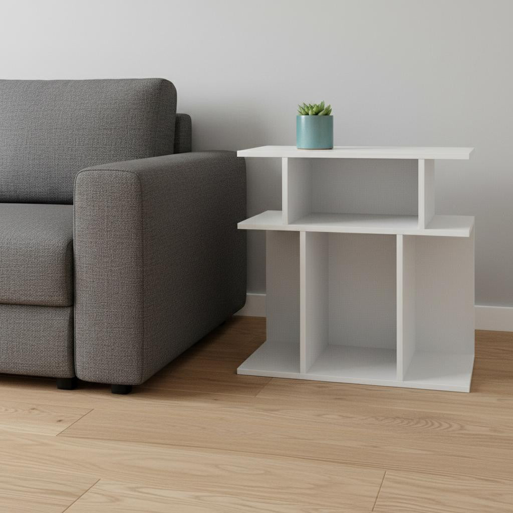 भंडारण के साथ लकड़ी की बेडसाइड टेबल