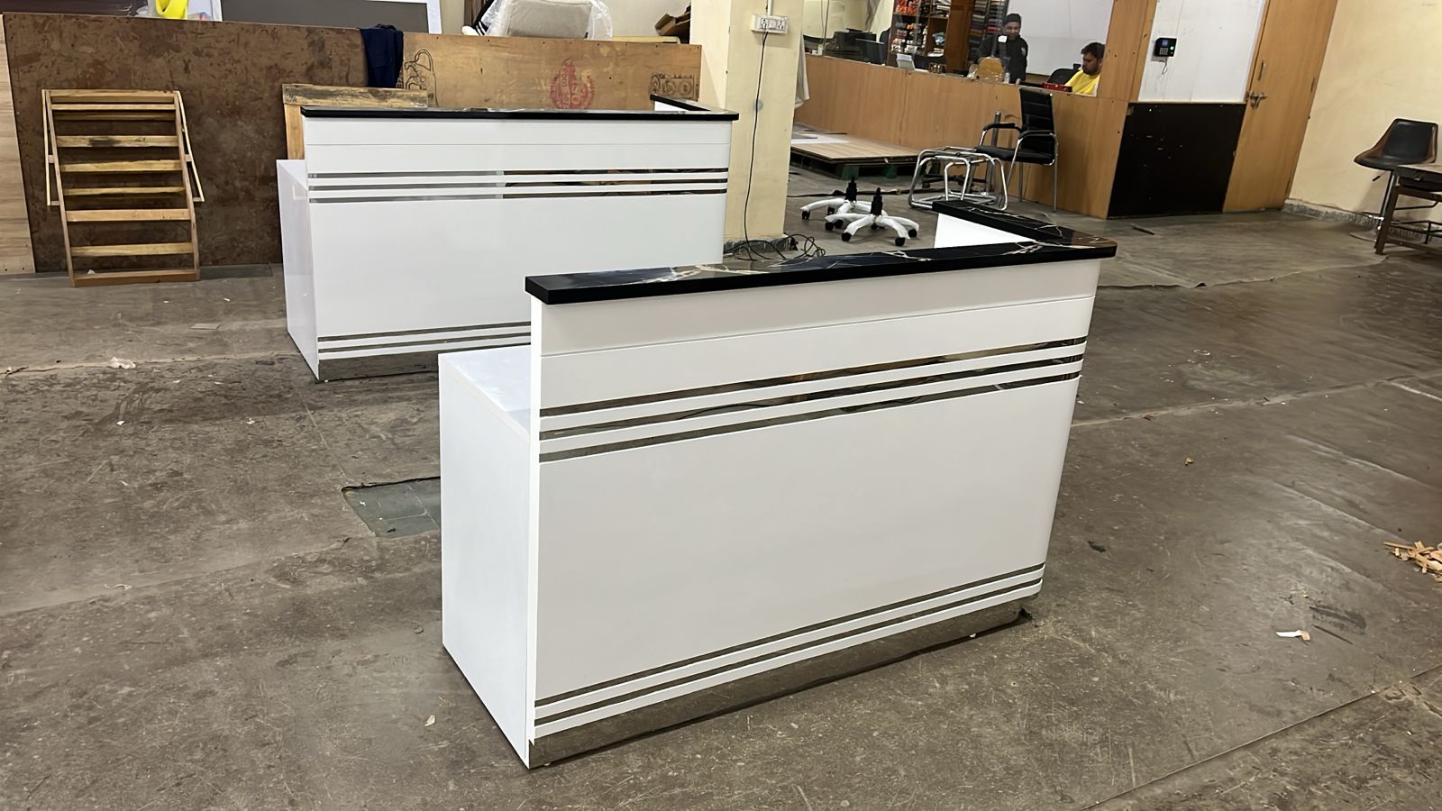 Reception Table for Office Luxury Modern Counter Stylish Design Made In MDF Keyboard Tray and Drawers Ample Storage - White