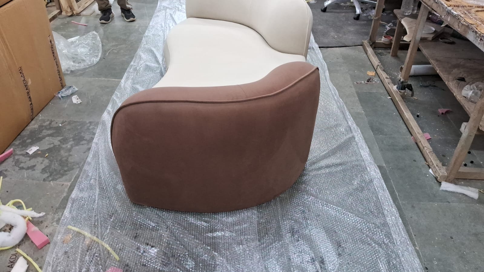 3 Seater Sofa Curved Shape Modern Design Durable for Home Furniture with Solid Wood Frame and Long-Lasting Sofa for Living Room