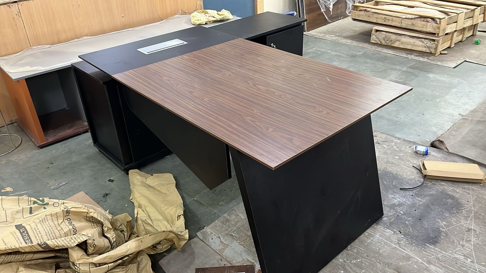 Director L-Shape Table Luxury Modern Office Desk with Made in MDF and  Drawers, Shelves, and CPU Storage Space