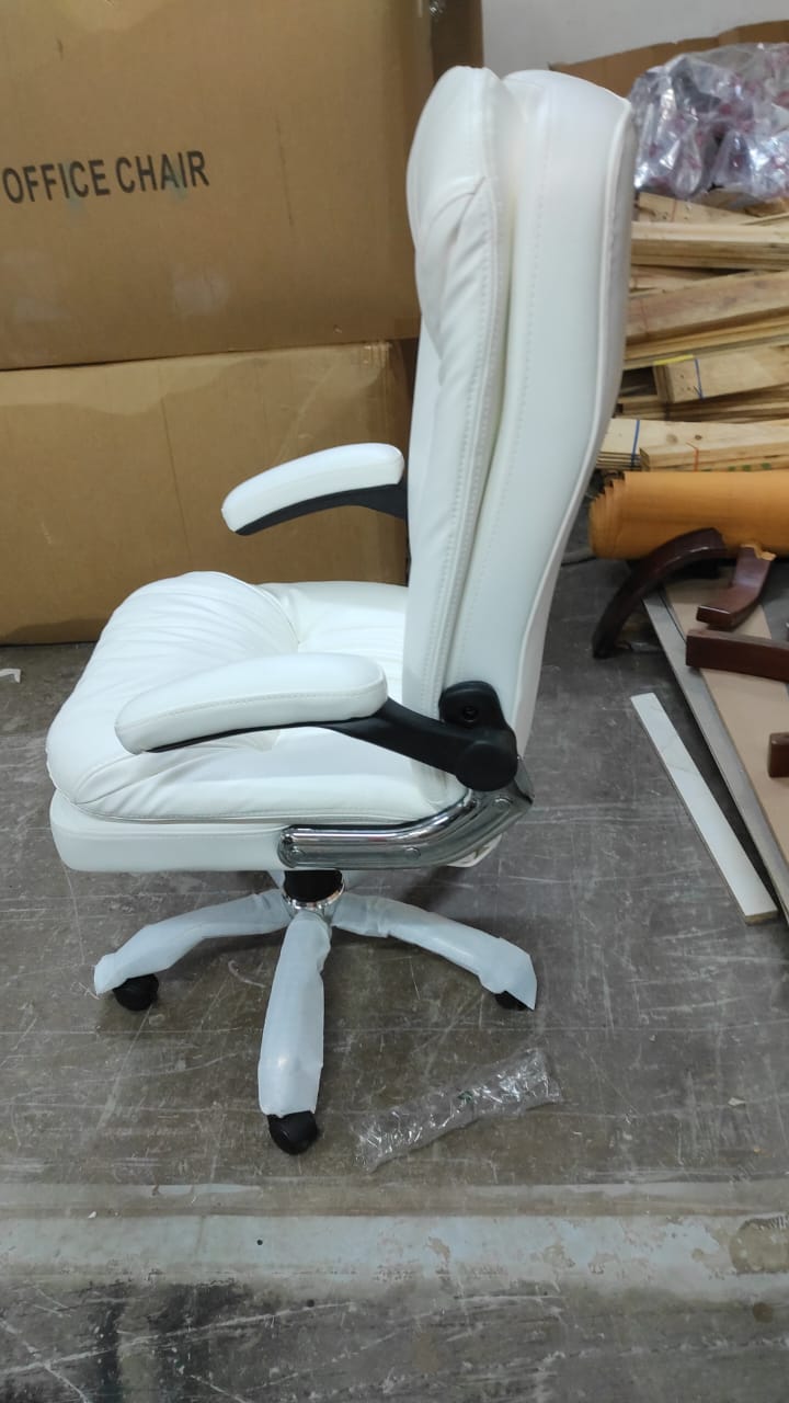 Comfortable Director Chair with Adjustable Armrest Office Chair