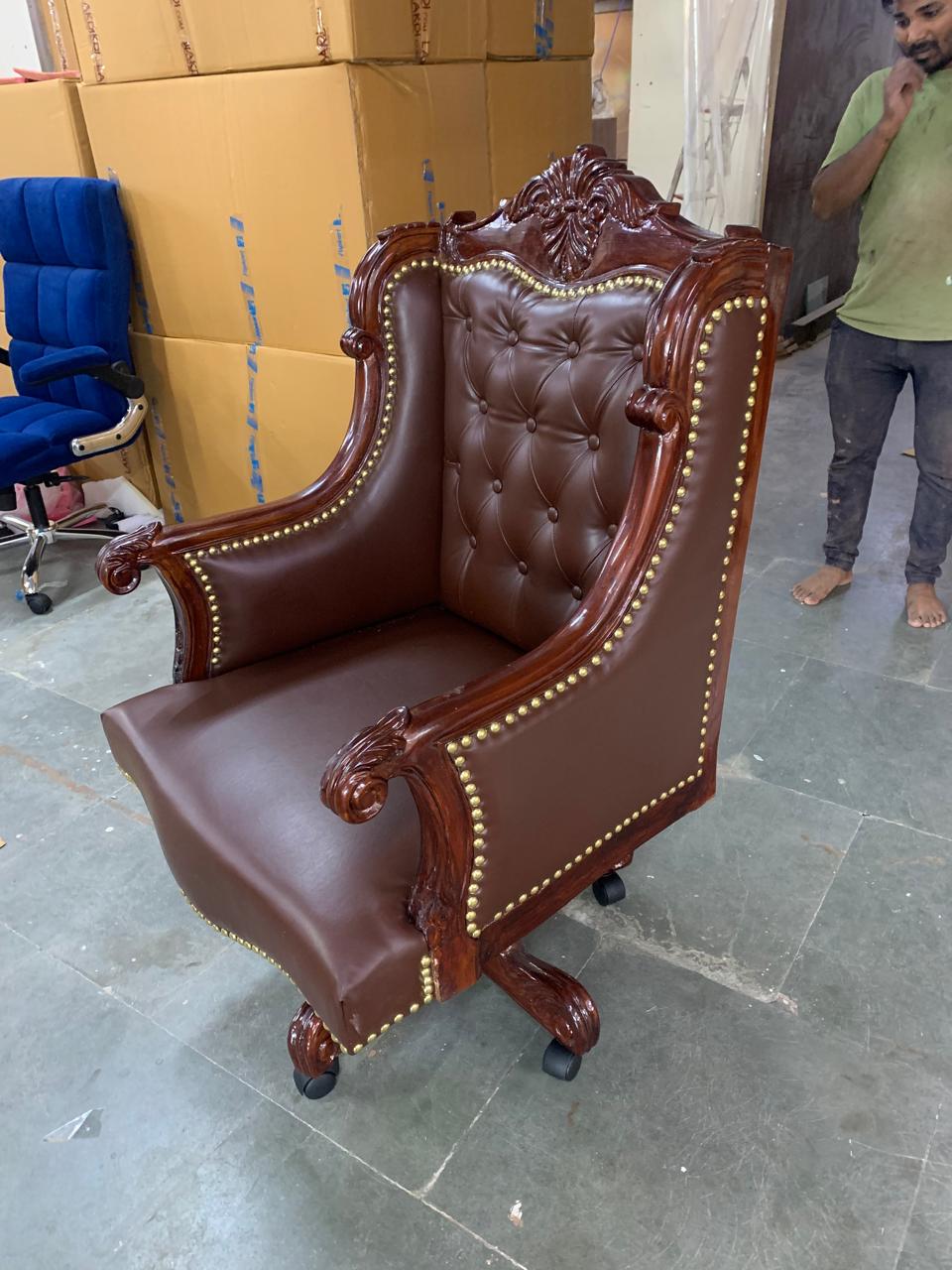 Luxury Design Boss and Director High-Back Leatherette Office Chair Swivel, Adjustable Height, Fixed Armrest, and for Wooden Base