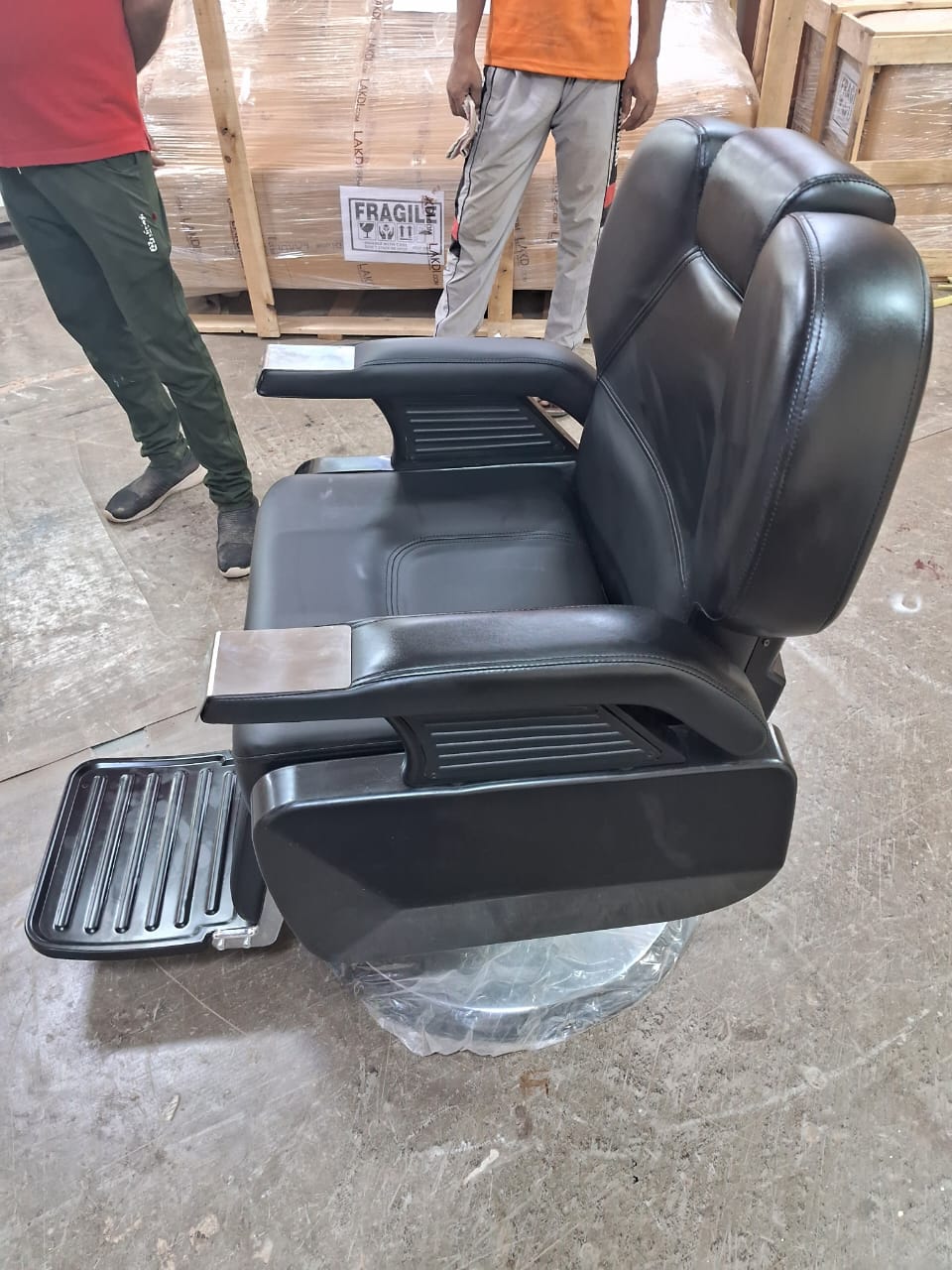 Salon Chair for Leatherette and Metal Frame Stylish with Adjustable and Recliner Parlor Chair Luxury High Premium Quality and Durable Barbershop & Tattoo Chair