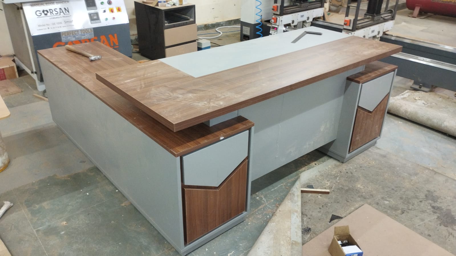 Director & Executive L-Shape Luxury Office Table Modern Desk with Cable Management, Drawer and CPU Storage - Brown