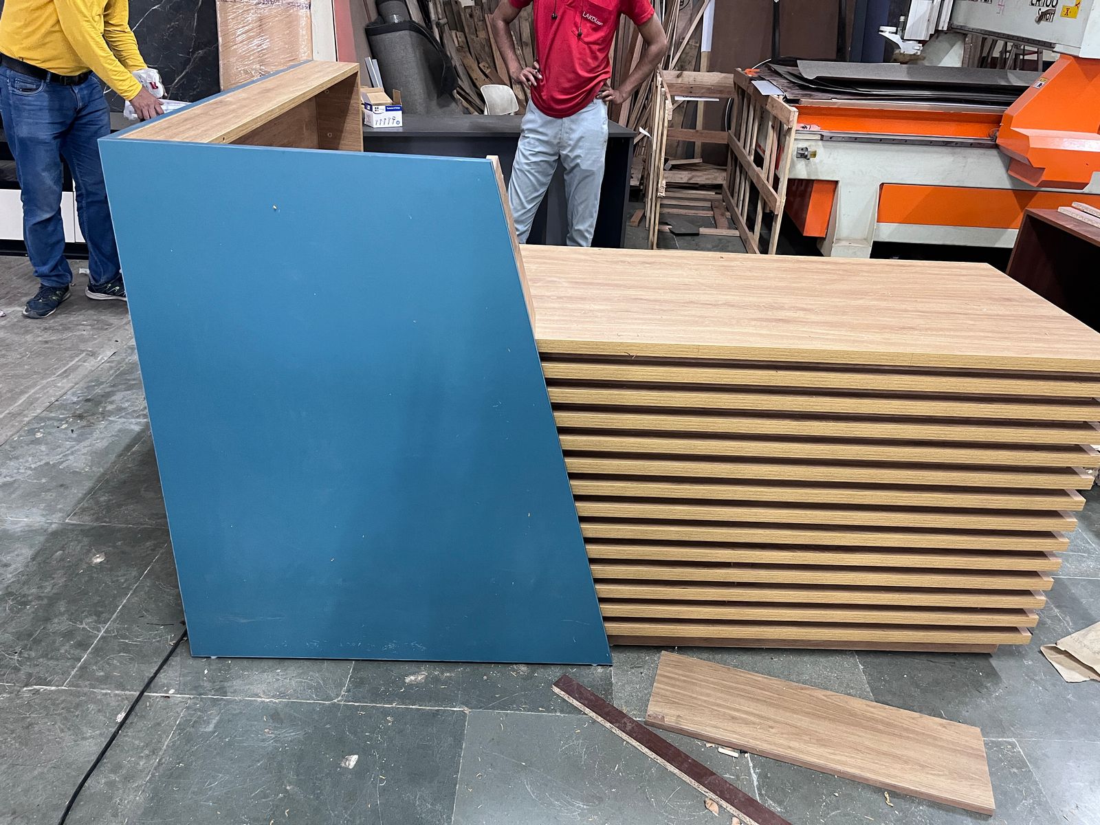 Reception Table with Pre-Laminated Surface, Side Panel & Modesty, Featuring Hettich Telescopic Channels