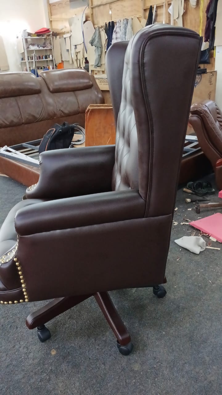 High Back Director Chair with Wooden Base