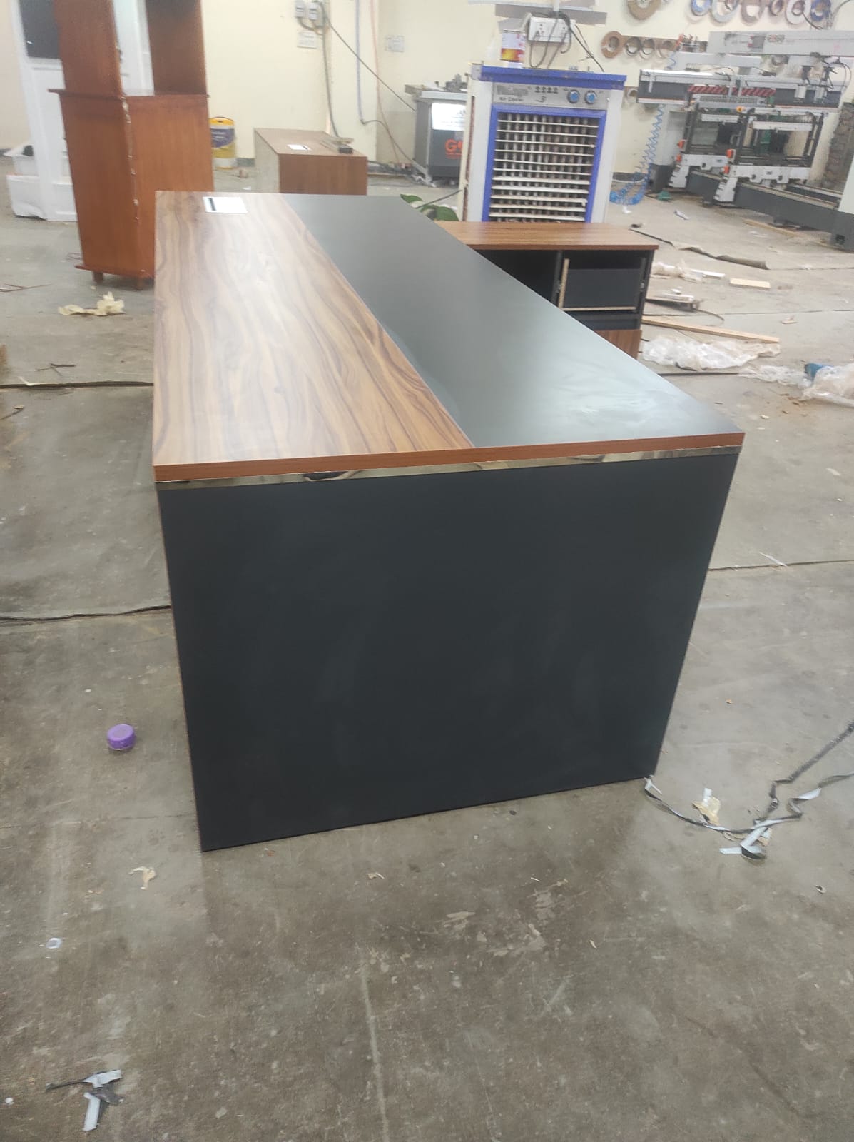 Director & Executive L-Shape Office Table Luxury Desk Made in MDF with Side Unit Drawer and Storage Wire Manager - Brown