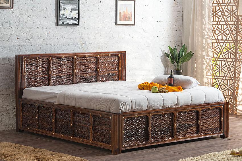 King Size Wooden Bed Luxury Design with Hydraulic Storage High-Quality Solid Wood Frame with Melamine Polish Finish