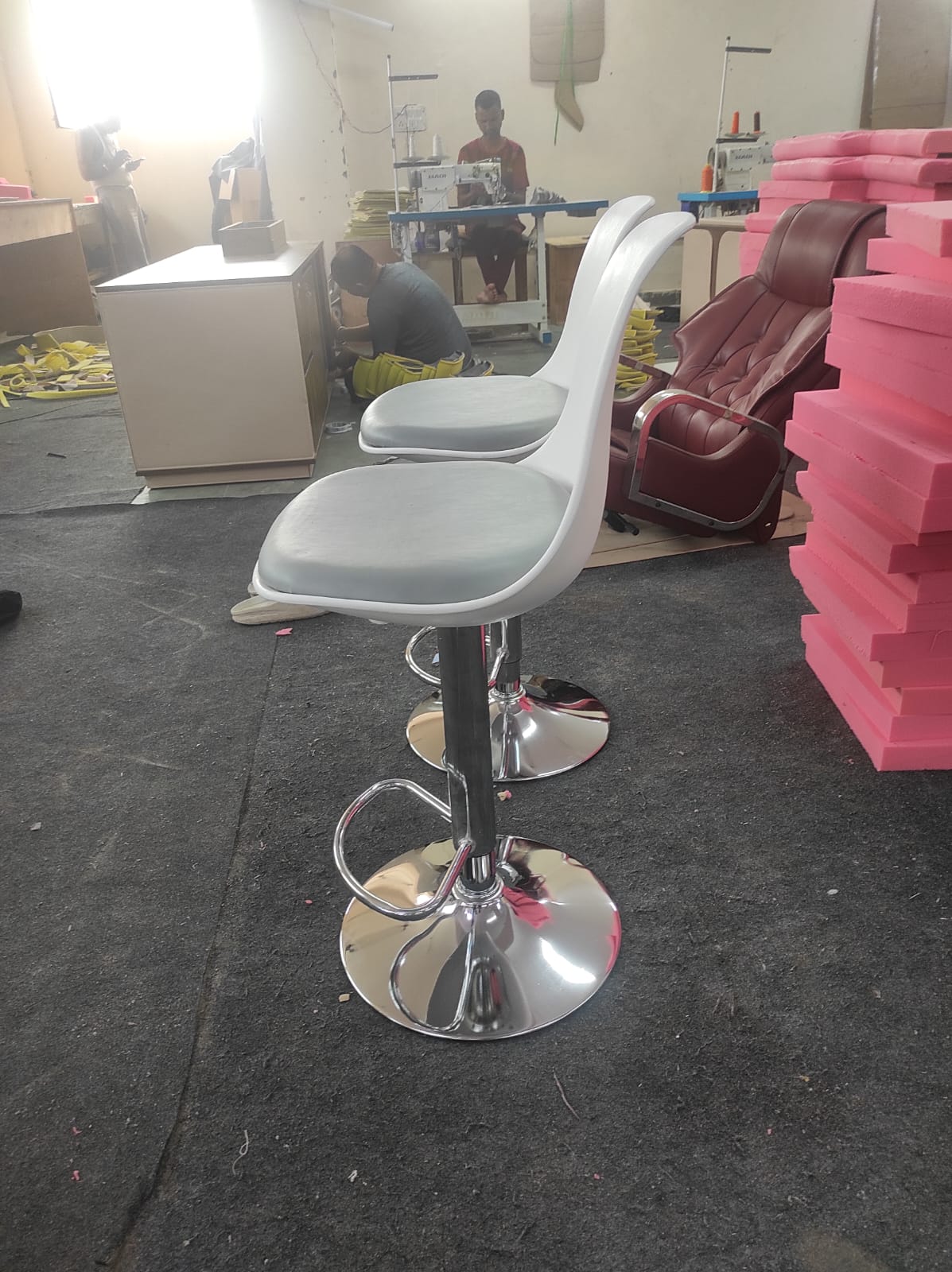 Bar Stool Leatherette With Height Adjustable Metal Chrome - white colour