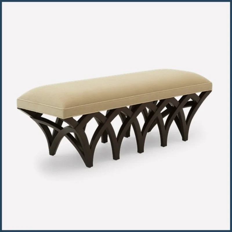 ফ্যাব্রিক গৃহসজ্জার সামগ্রী এবং কাঠের বেসে অটোমান