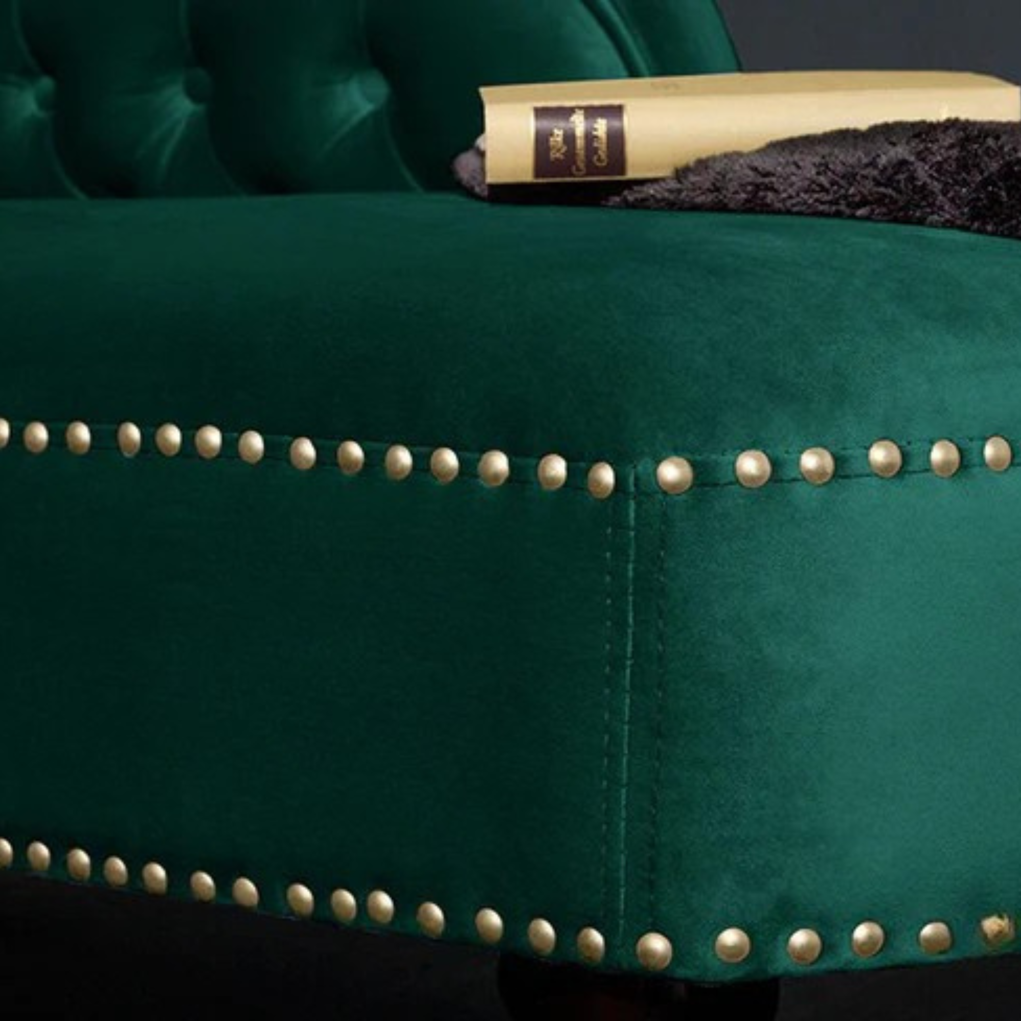 chesterfield Lounge sofa Modern Design and Leatherette fabric Durable and Comfortable Padded Perfect for living Room, Office -Green